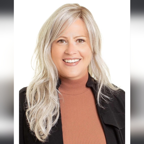 NEW Belle Tress Shakerato in Bombshell Blonde - Picture 2 of 10